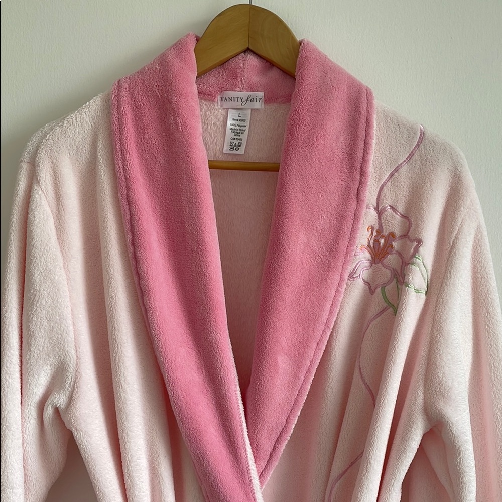 Vanity Fair - Pink Embroidered Robe - Picture 2 of 9